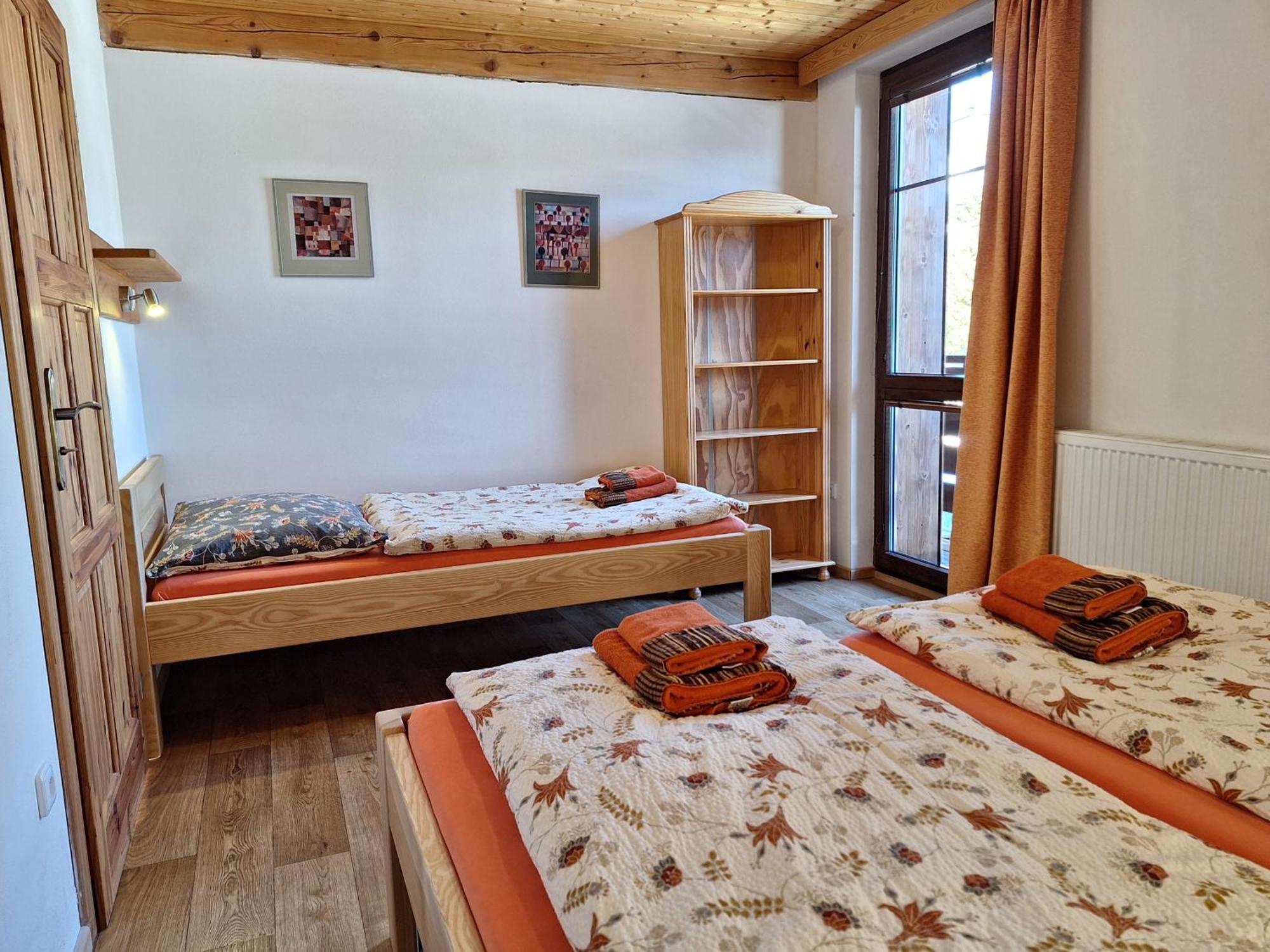 Apartmany Ester Рокитнице над Ийзероу Екстериор снимка