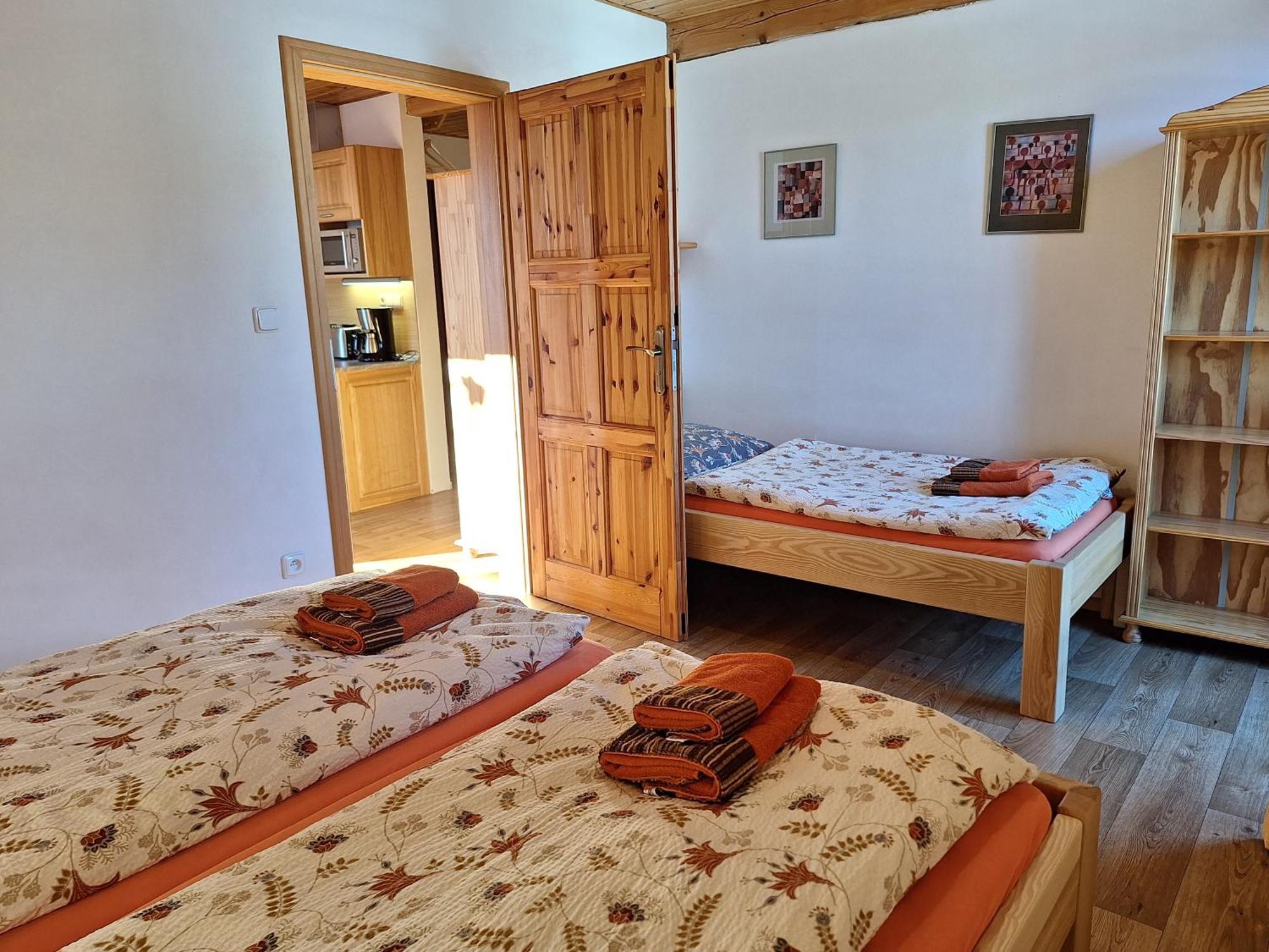 Apartmany Ester Рокитнице над Ийзероу Екстериор снимка