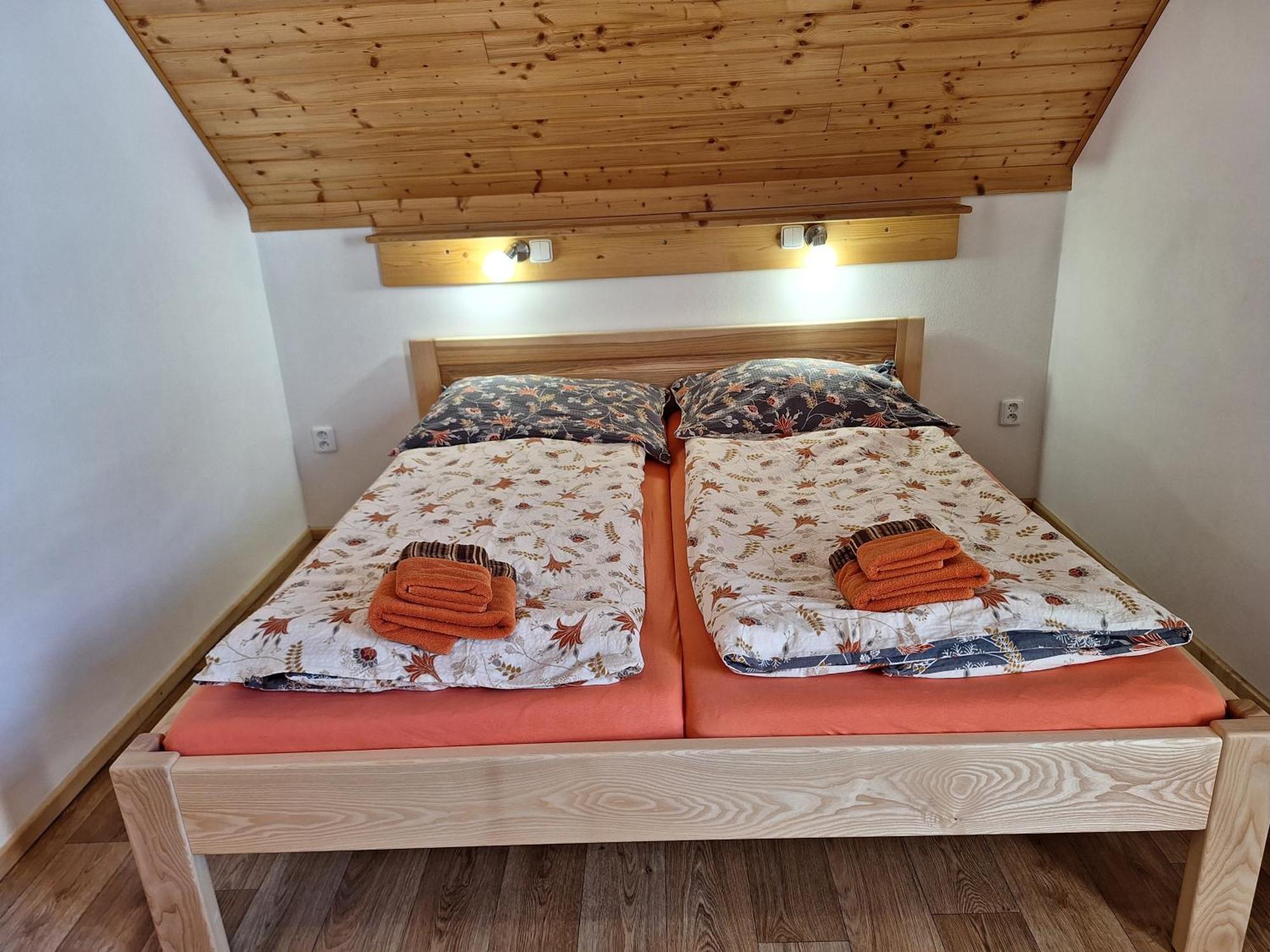Apartmany Ester Рокитнице над Ийзероу Екстериор снимка