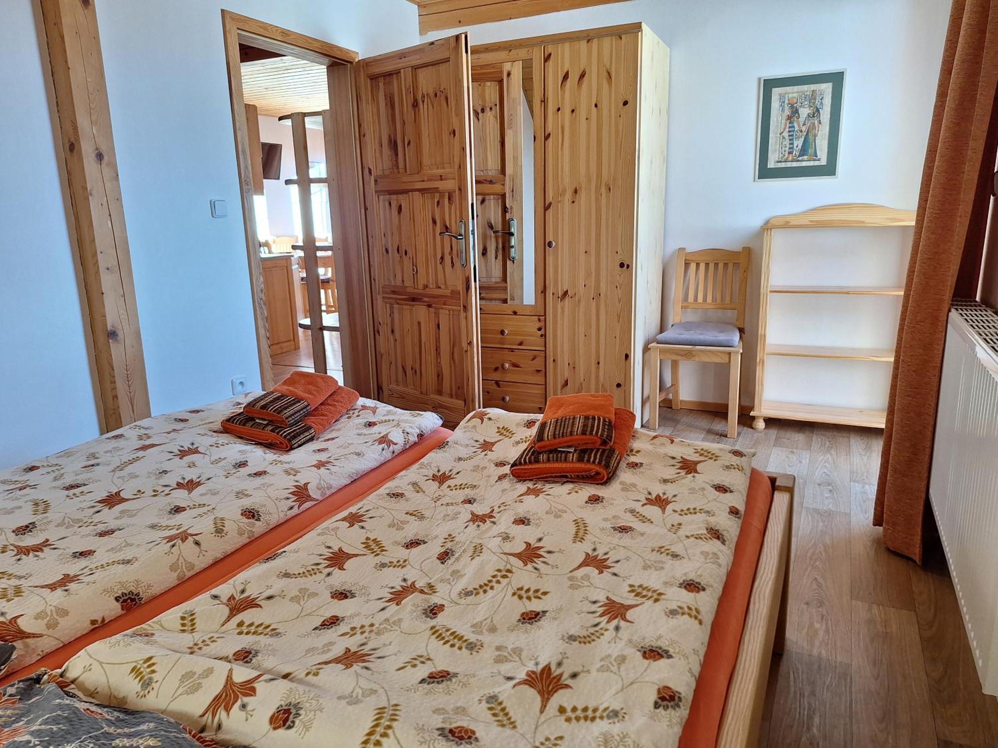Apartmany Ester Рокитнице над Ийзероу Екстериор снимка