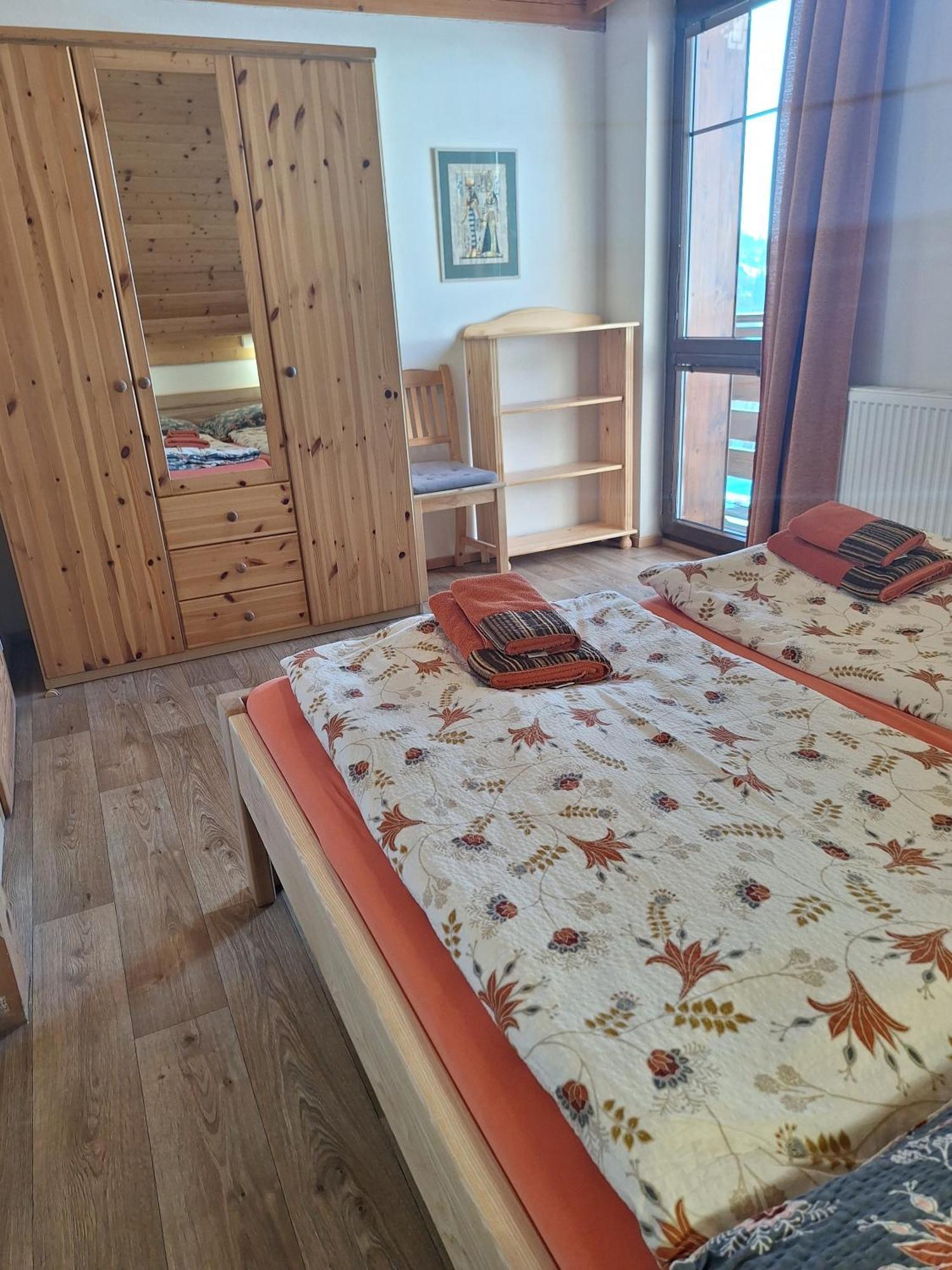Apartmany Ester Рокитнице над Ийзероу Екстериор снимка