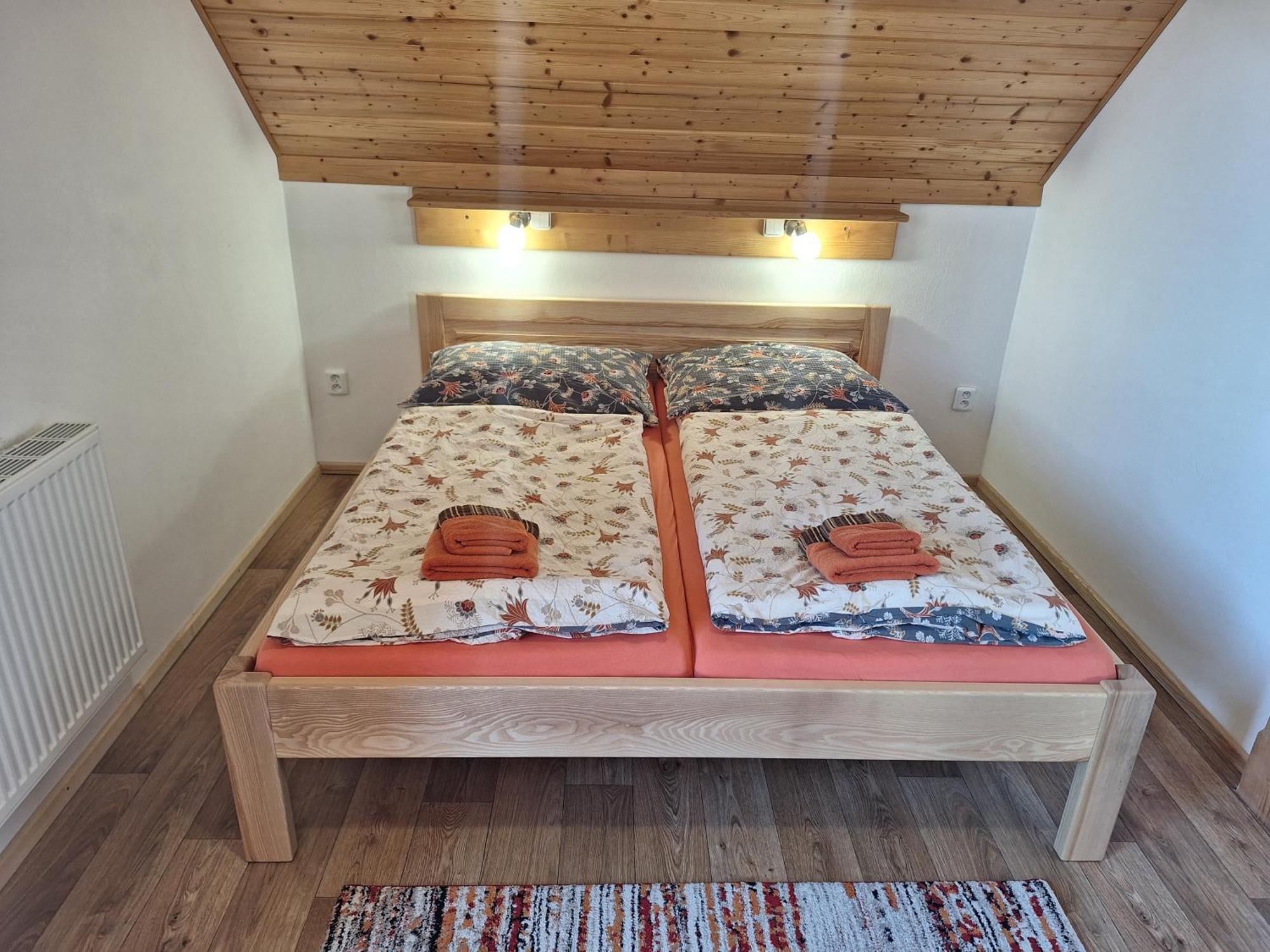 Apartmany Ester Рокитнице над Ийзероу Екстериор снимка