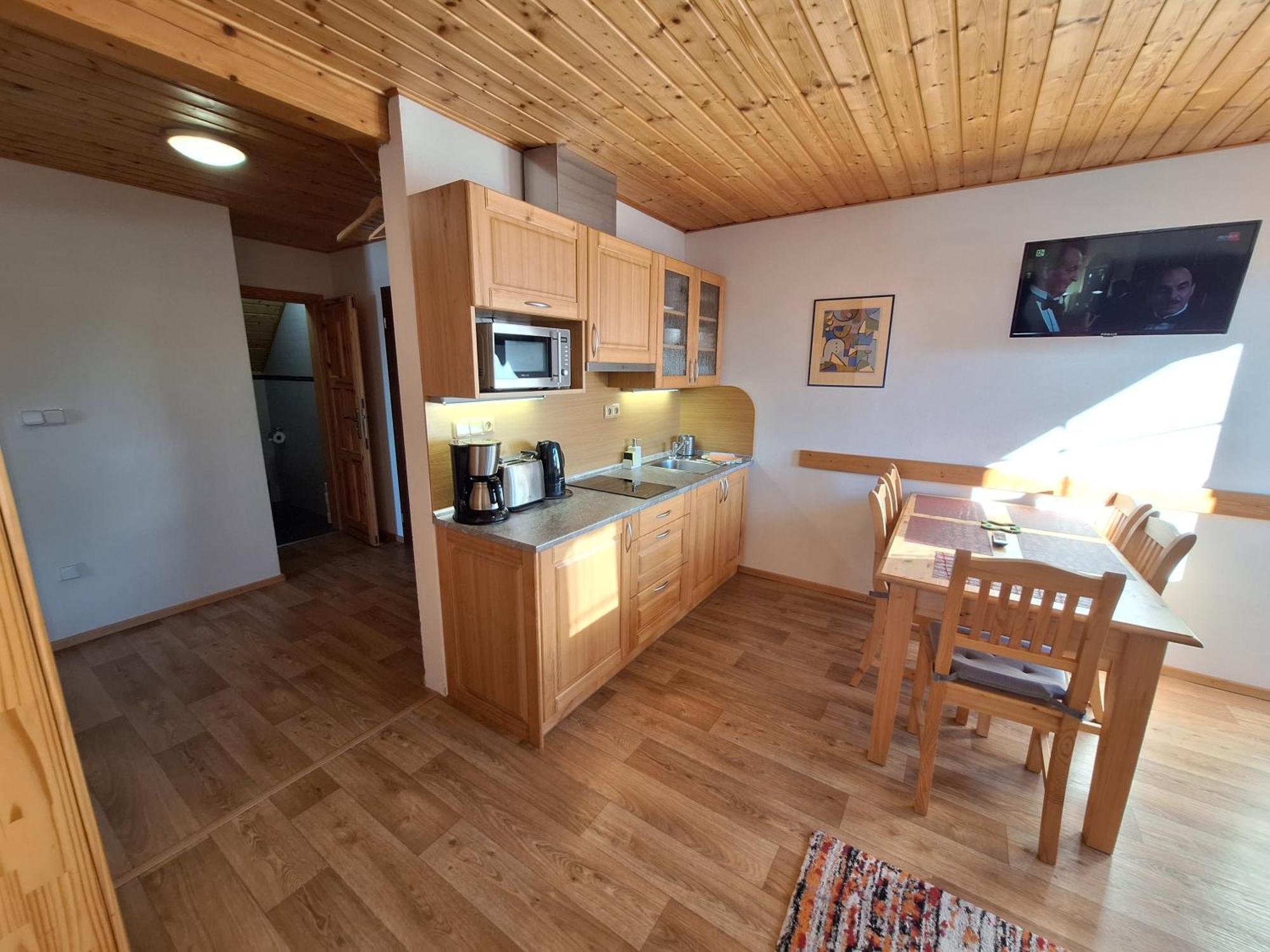Apartmany Ester Рокитнице над Ийзероу Екстериор снимка