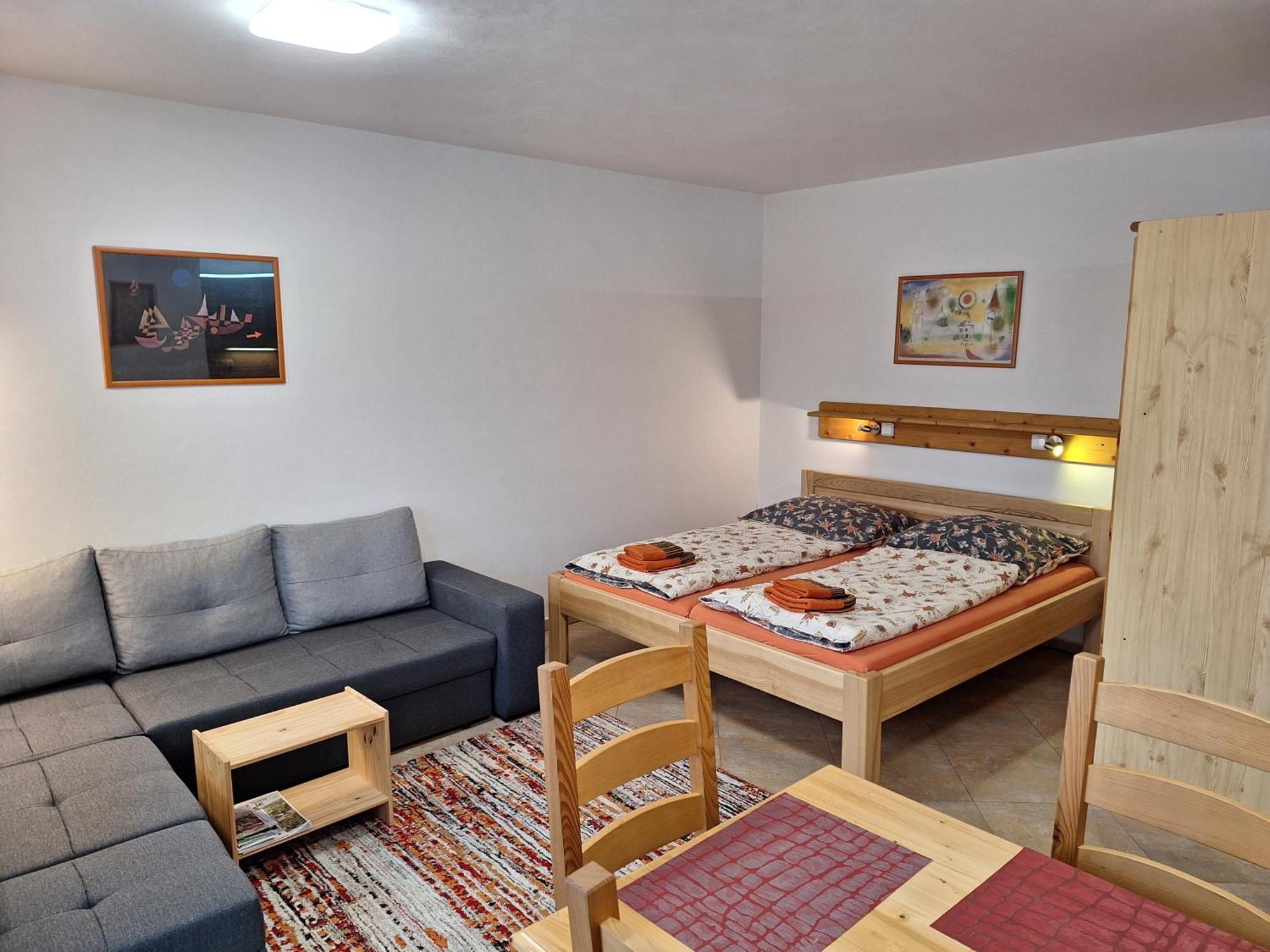 Apartmany Ester Рокитнице над Ийзероу Екстериор снимка